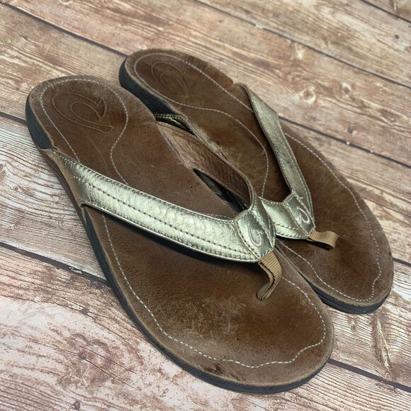 Olukai Kumu Brown Leather Gold Tone Strap Sandal Flip Flops Womens Size 8 EU 38 - Picture 1 of 11